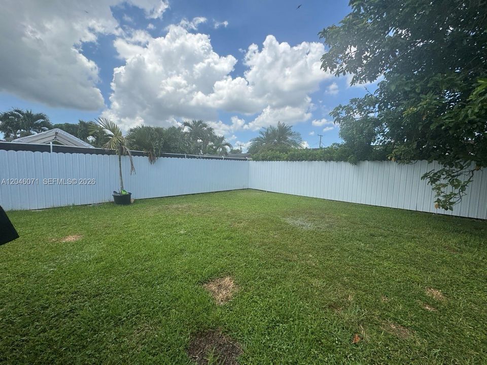 For Rent: $3,500 (3 beds, 2 baths, 1959 Square Feet)