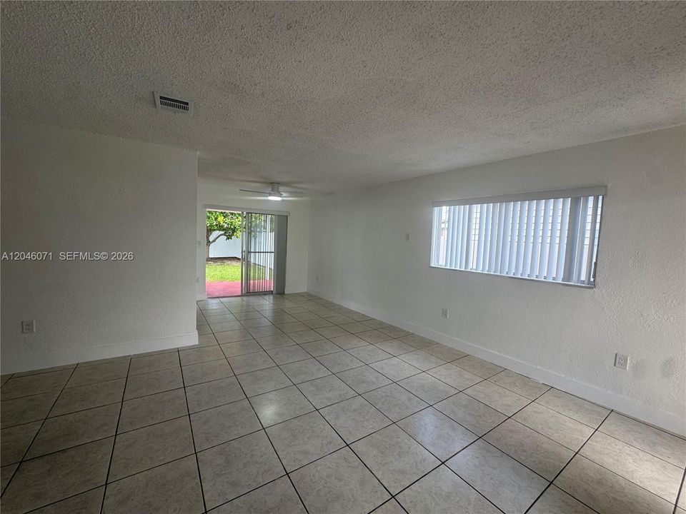 For Rent: $3,500 (3 beds, 2 baths, 1959 Square Feet)