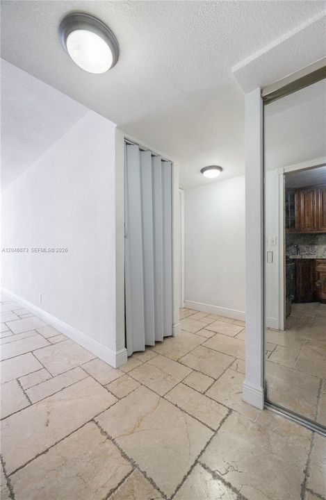For Rent: $1,825 (1 beds, 1 baths, 820 Square Feet)