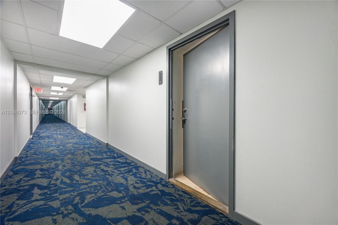 For Rent: $1,825 (1 beds, 1 baths, 820 Square Feet)