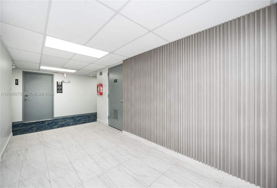 For Rent: $1,825 (1 beds, 1 baths, 820 Square Feet)
