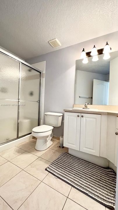 В аренду: $2,600 (2 спален, 2 ванн, 1403 Квадратных фут)