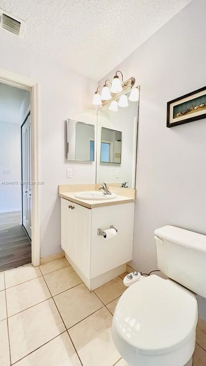 В аренду: $2,600 (2 спален, 2 ванн, 1403 Квадратных фут)