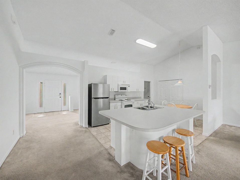 Foyer/Kitchen