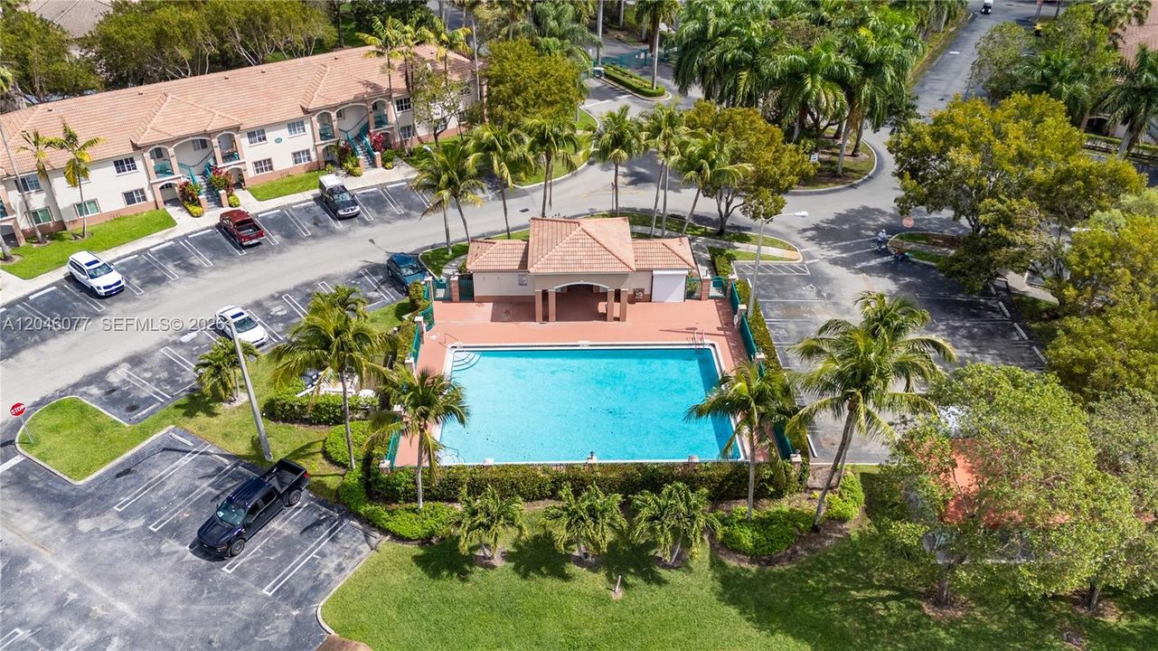 For Rent: $1,850 (2 beds, 2 baths, 815 Square Feet)