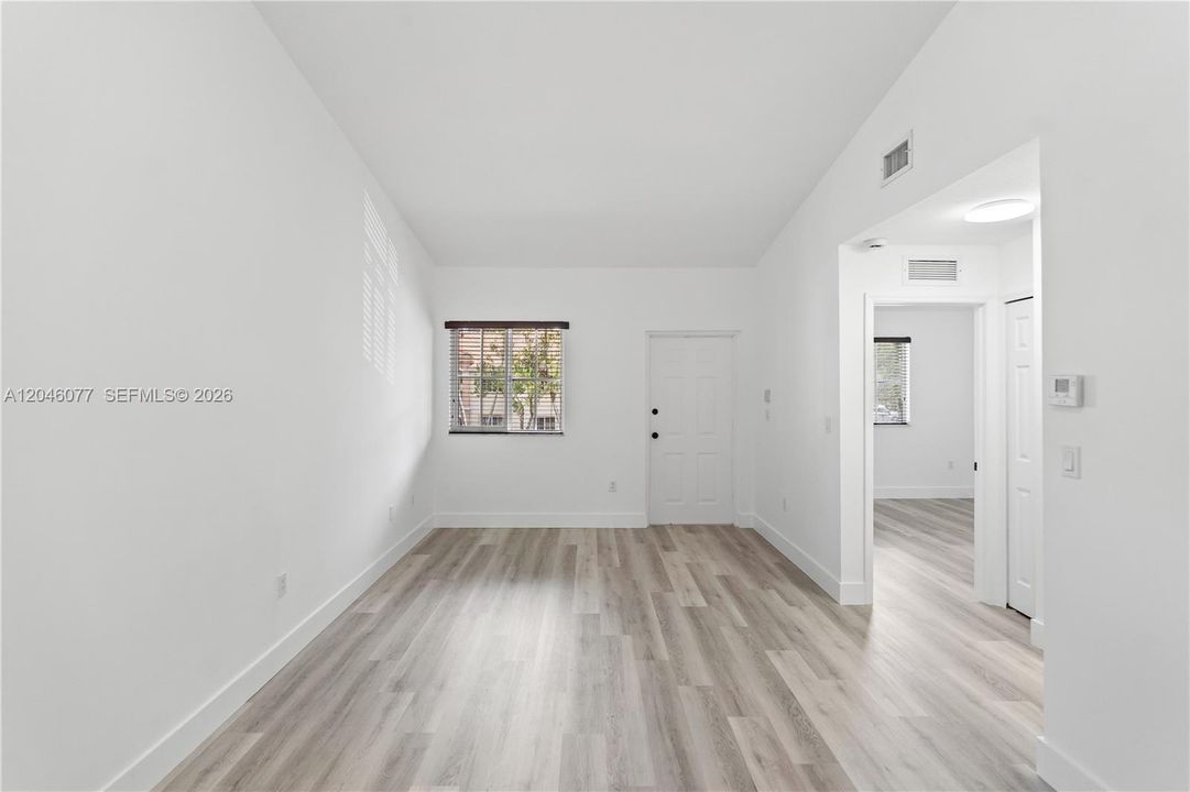 For Rent: $1,850 (2 beds, 2 baths, 815 Square Feet)