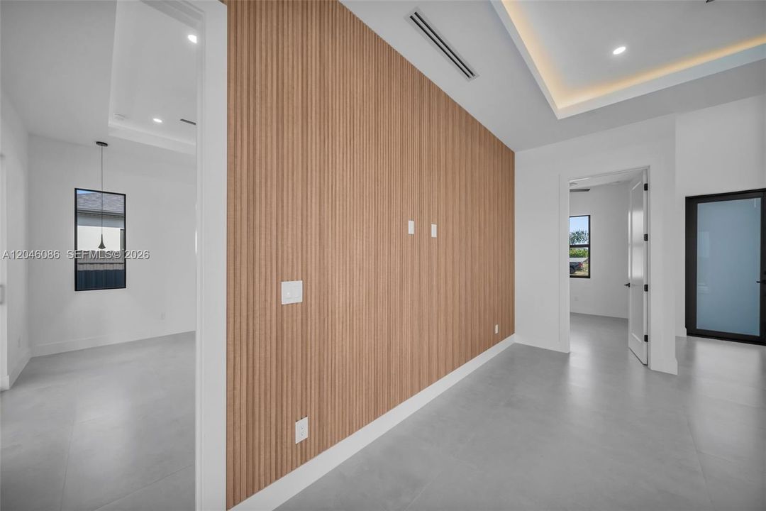 Activo con contrato: $549,900 (4 camas, 3 baños, 1793 Pies cuadrados)