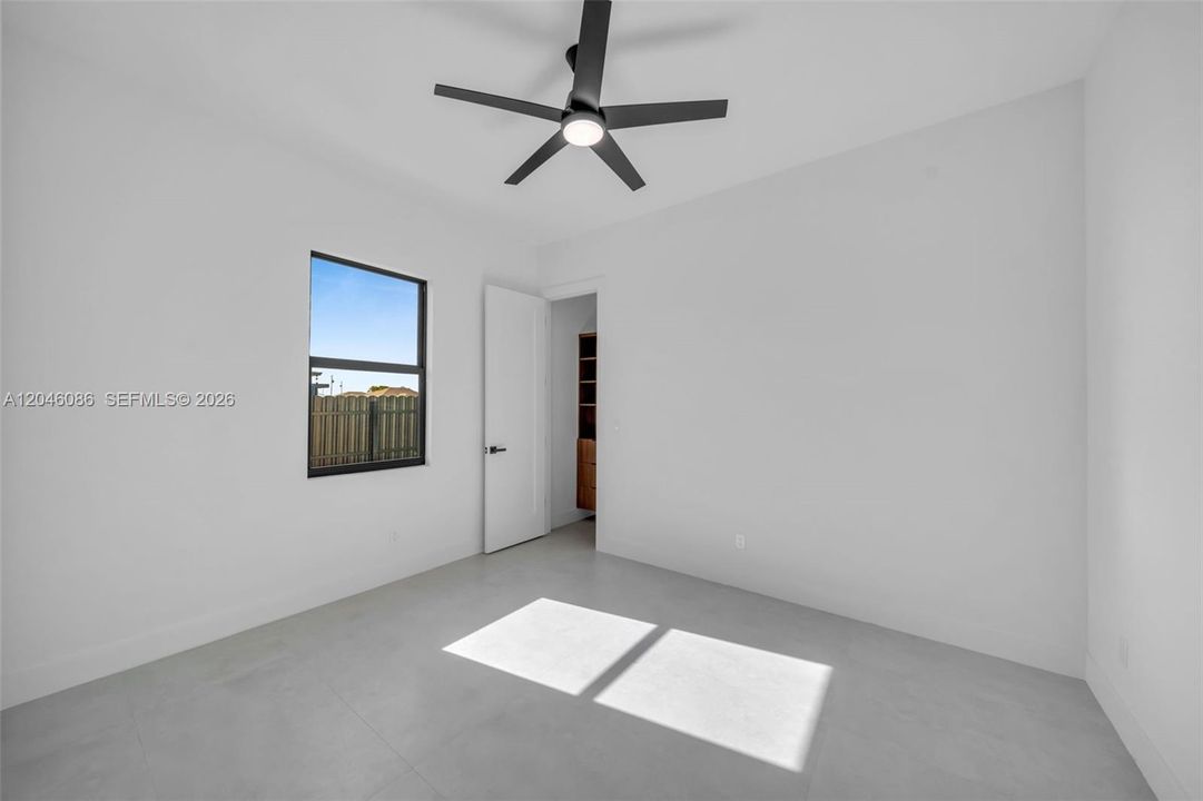 Activo con contrato: $549,900 (4 camas, 3 baños, 1793 Pies cuadrados)