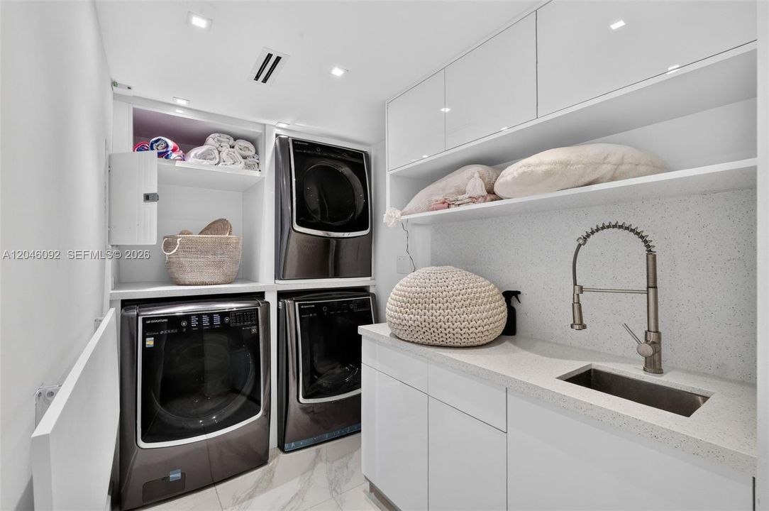 En Venta: $6,950,000 (3 camas, 3 baños, 880 Pies cuadrados)