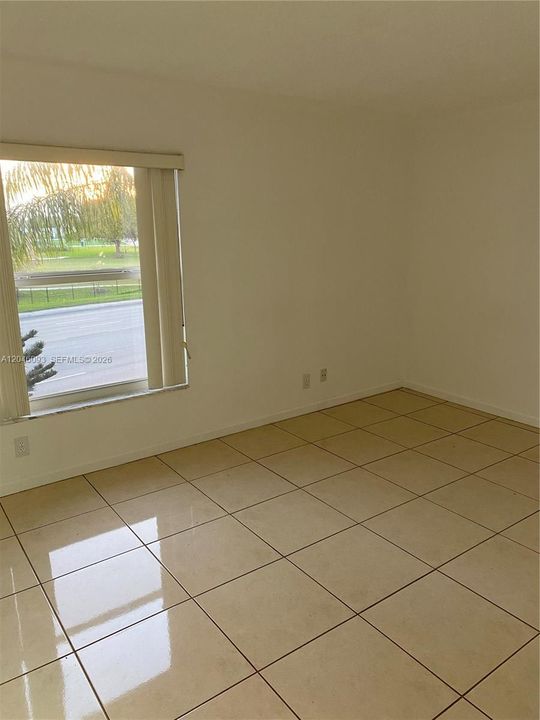В аренду: $1,800 (1 спален, 1 ванн, 775 Квадратных фут)