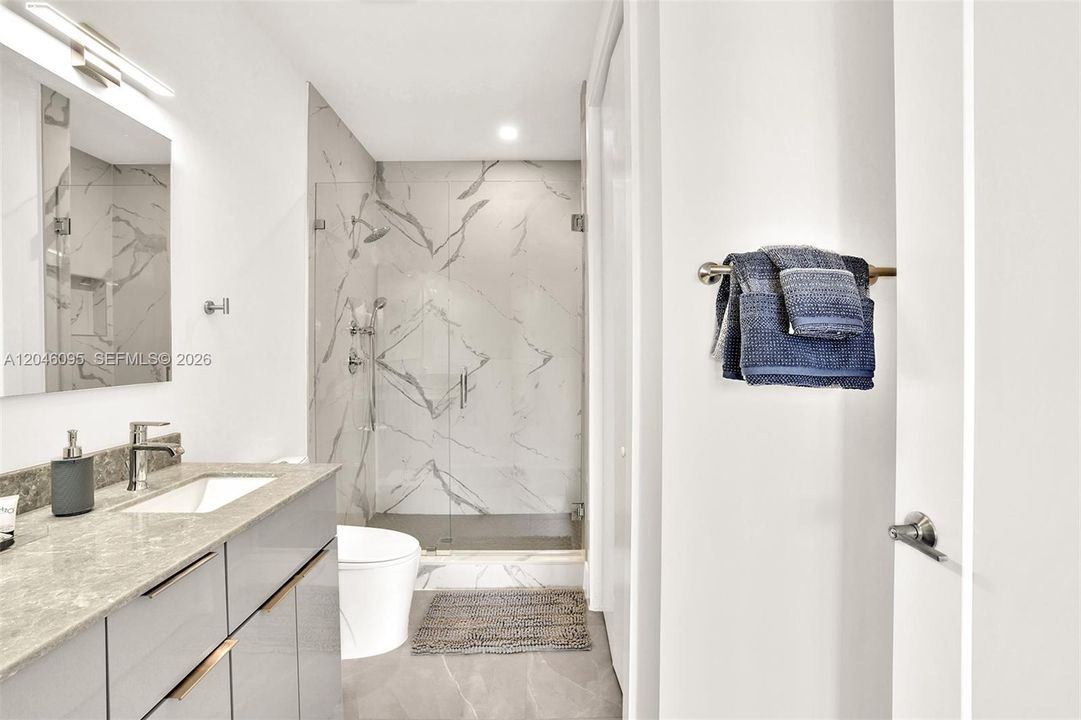 En Renta: $4,950 (3 camas, 3 baños, 1724 Pies cuadrados)