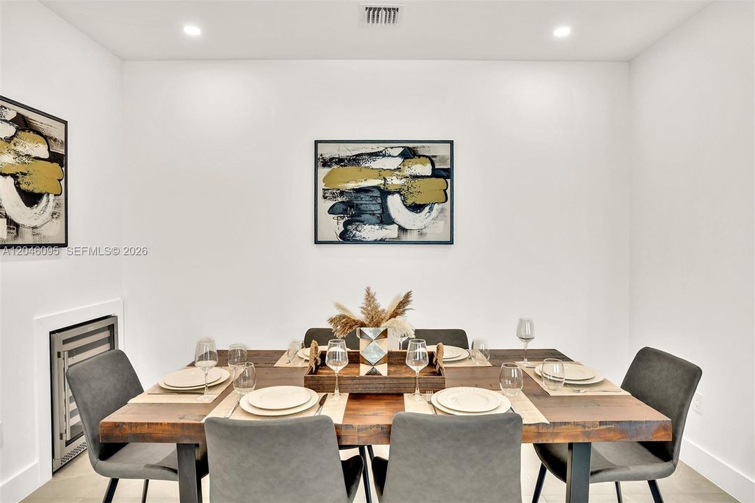 En Renta: $4,950 (3 camas, 3 baños, 1724 Pies cuadrados)