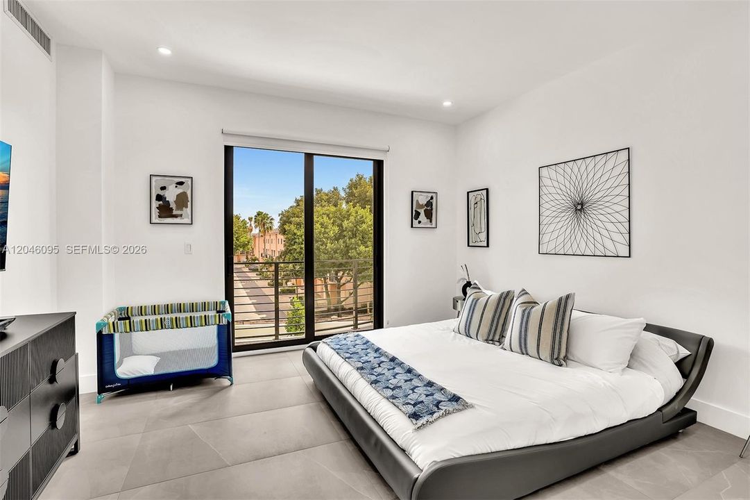 En Renta: $4,950 (3 camas, 3 baños, 1724 Pies cuadrados)
