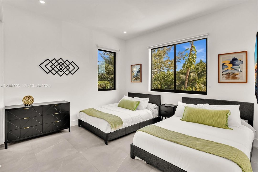 En Renta: $4,950 (3 camas, 3 baños, 1724 Pies cuadrados)