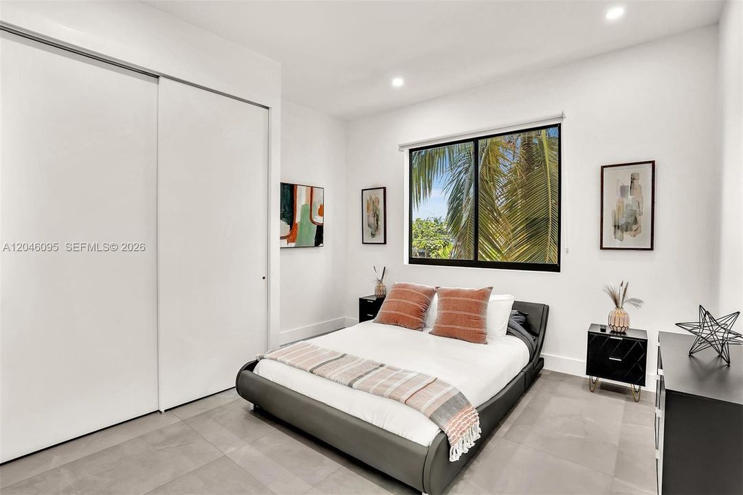 En Renta: $4,950 (3 camas, 3 baños, 1724 Pies cuadrados)