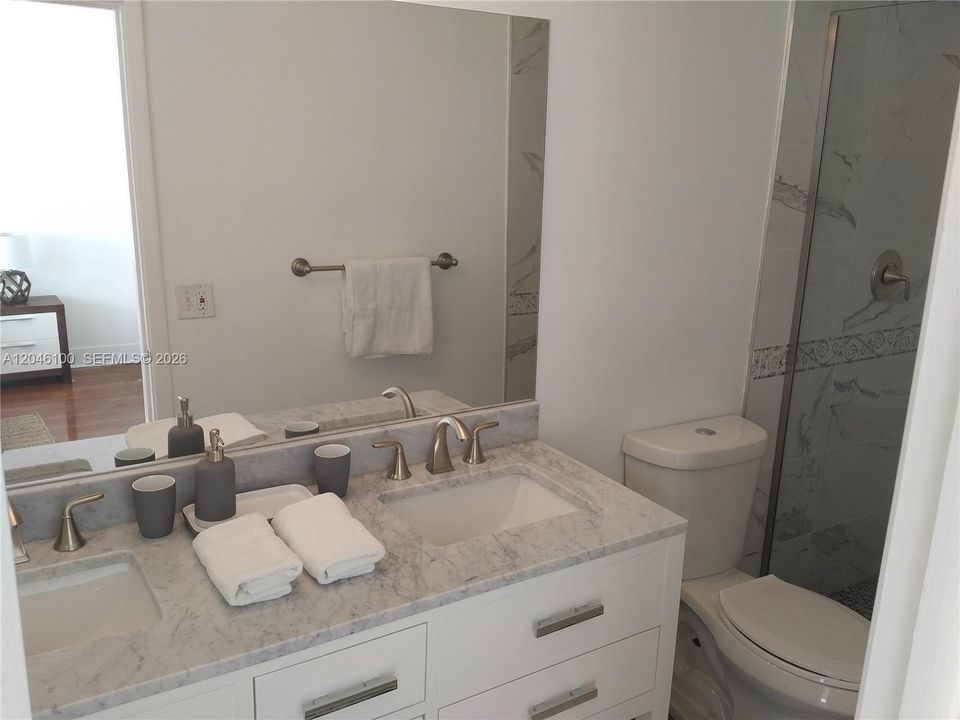В аренду: $3,500 (2 спален, 2 ванн, 1300 Квадратных фут)