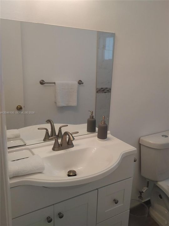 В аренду: $3,500 (2 спален, 2 ванн, 1300 Квадратных фут)