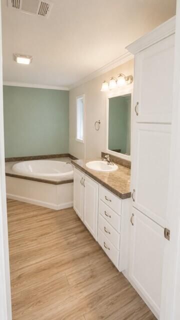 Main Bathroom 3