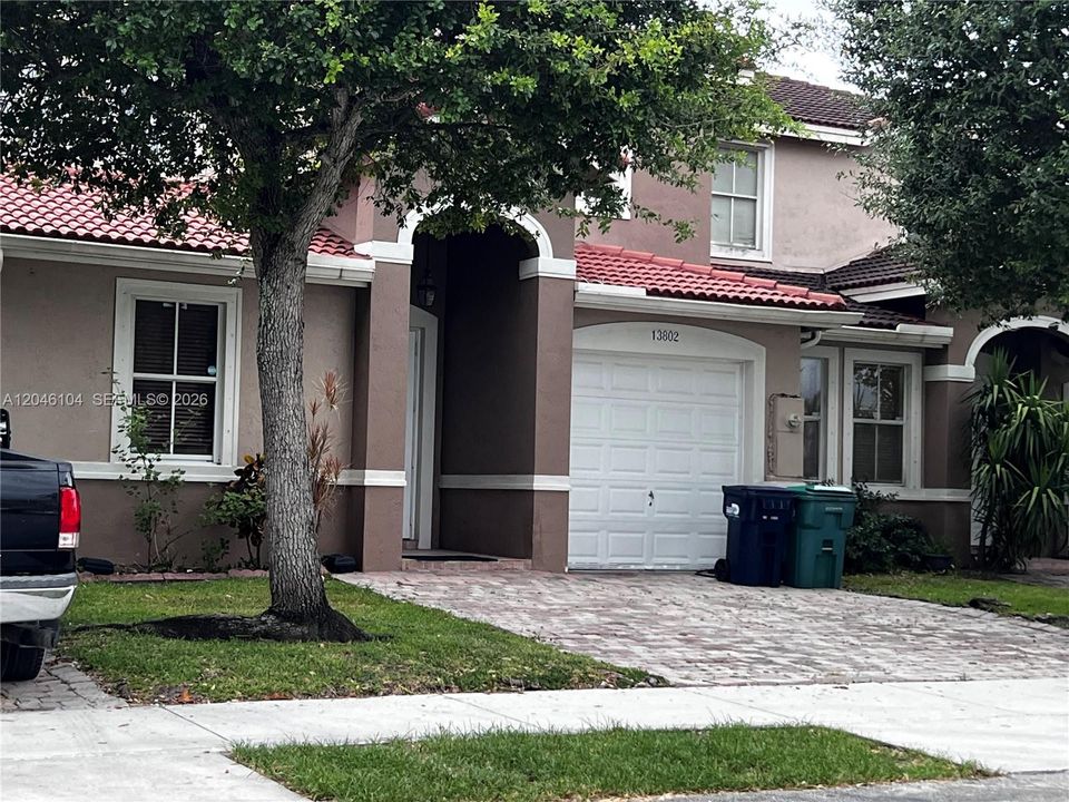 For Rent: $2,800 (4 beds, 3 baths, 1837 Square Feet)
