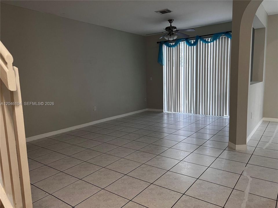 For Rent: $2,800 (4 beds, 3 baths, 1837 Square Feet)