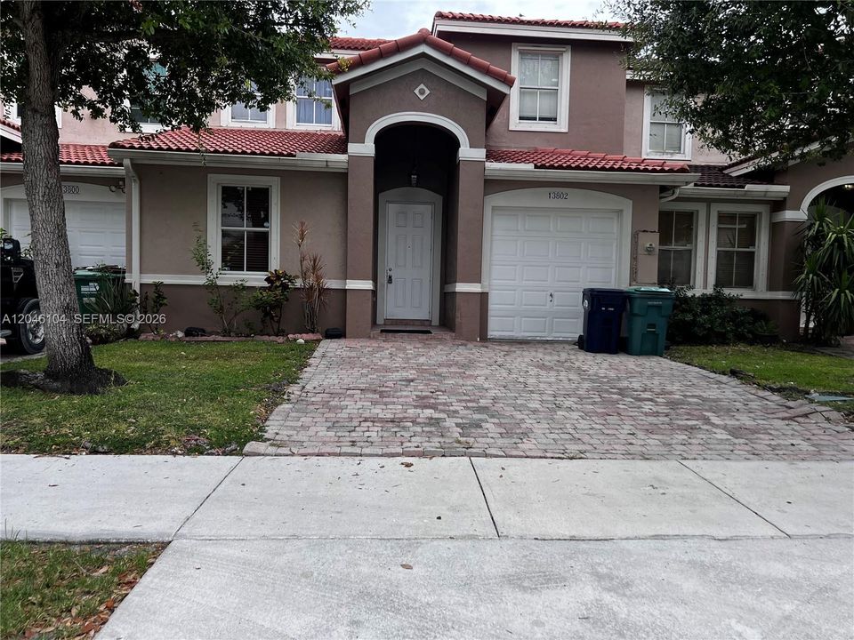 For Rent: $2,800 (4 beds, 3 baths, 1837 Square Feet)