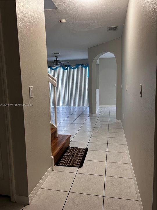 For Rent: $2,800 (4 beds, 3 baths, 1837 Square Feet)