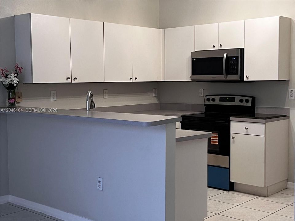 For Rent: $2,800 (4 beds, 3 baths, 1837 Square Feet)