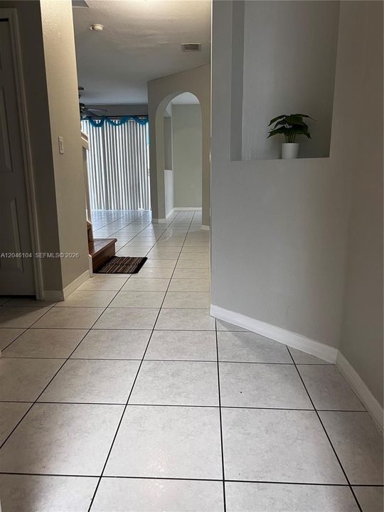 For Rent: $2,800 (4 beds, 3 baths, 1837 Square Feet)