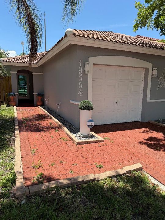 ADDRESS AND ENTRY WAY