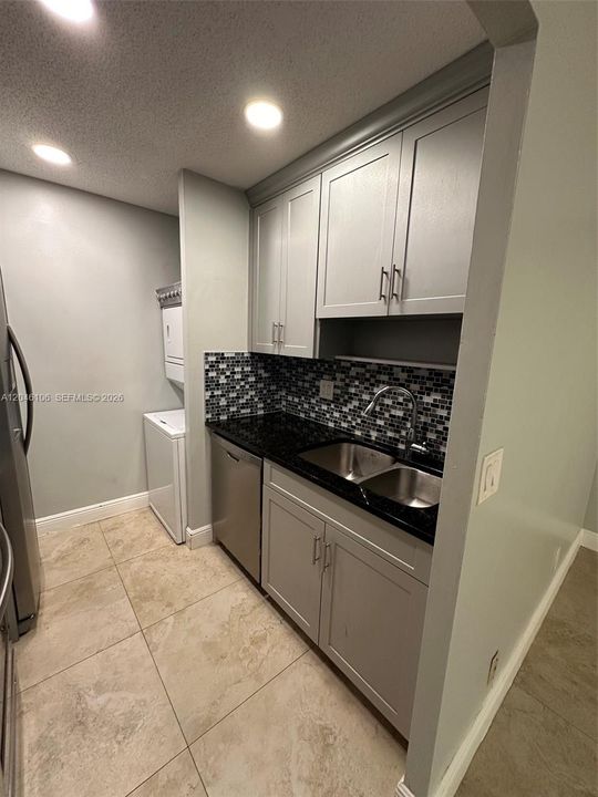 For Rent: $2,100 (2 beds, 2 baths, 768 Square Feet)