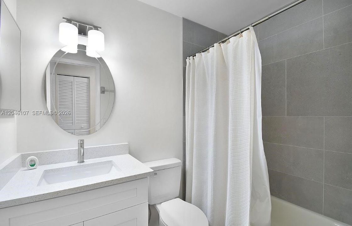 Guest bathroom/ 2nd bathroom