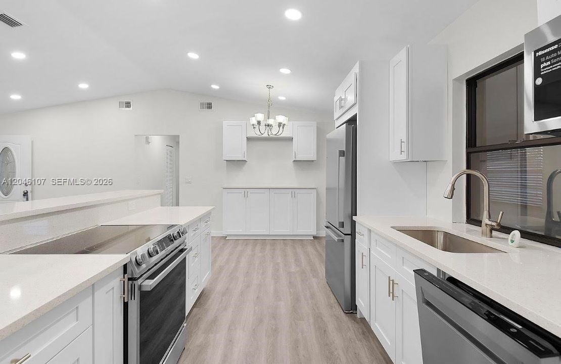 В аренду: $2,600 (3 спален, 2 ванн, 1070 Квадратных фут)