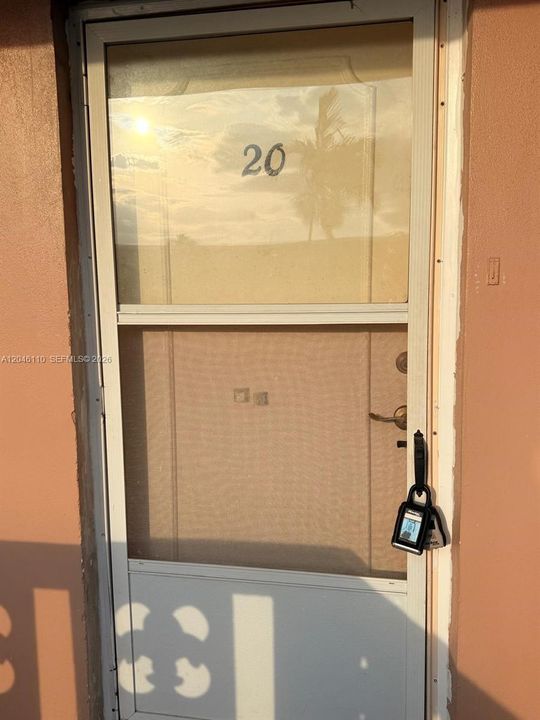 For Sale: $225,000 (2 beds, 2 baths, 1055 Square Feet)