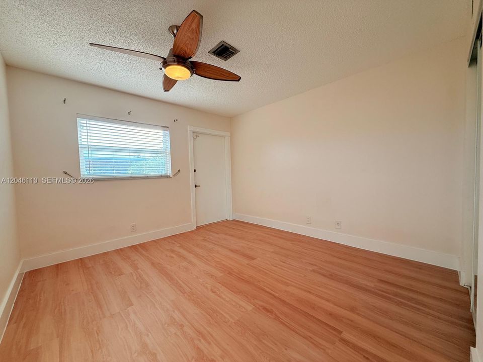 For Sale: $225,000 (2 beds, 2 baths, 1055 Square Feet)