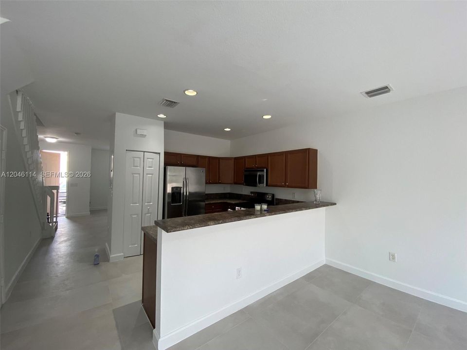 For Rent: $3,350 (3 beds, 2 baths, 1545 Square Feet)