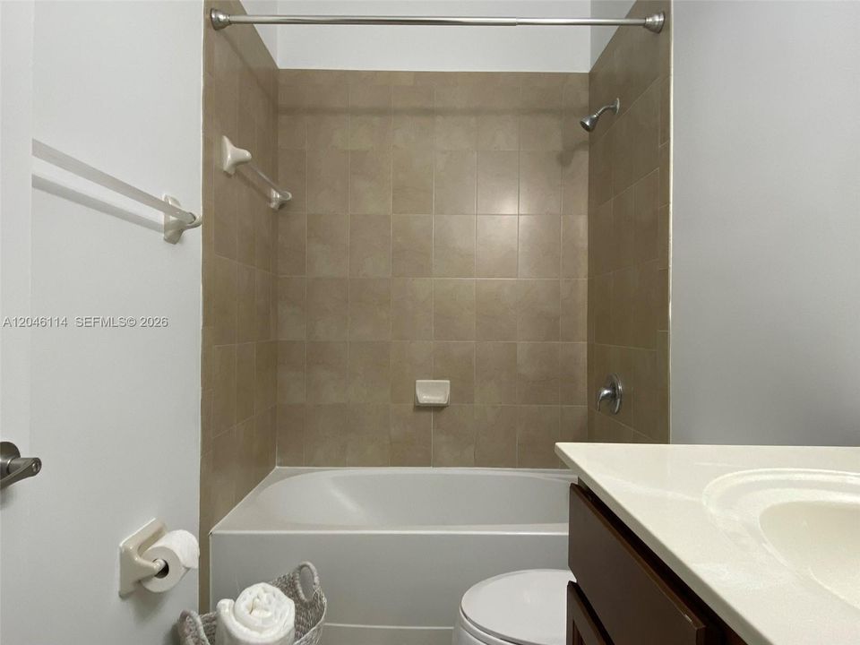 For Rent: $3,350 (3 beds, 2 baths, 1545 Square Feet)