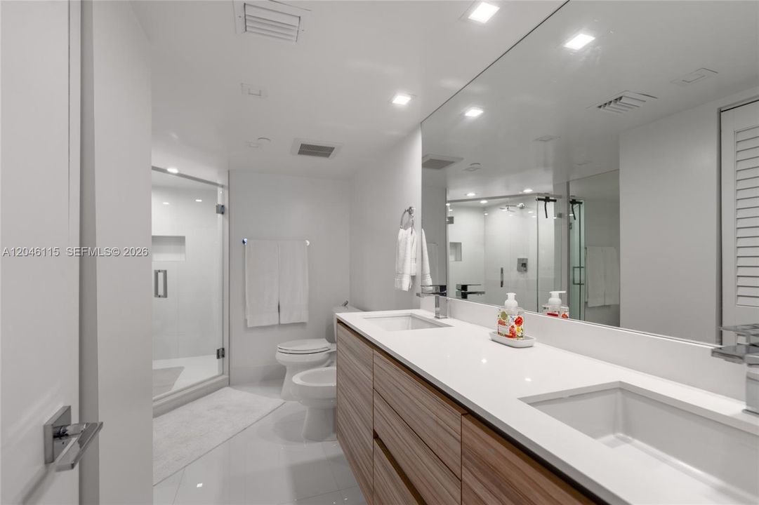 For Rent: $10,700 (2 beds, 2 baths, 1410 Square Feet)