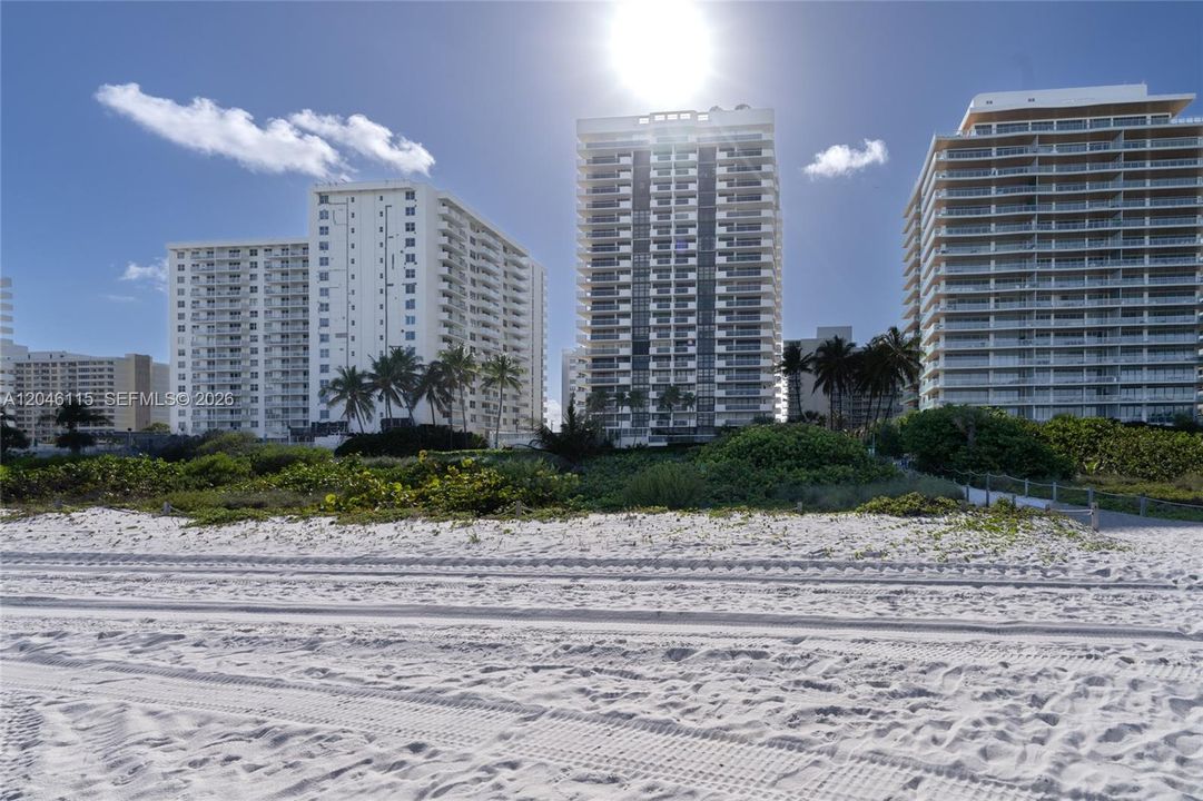 For Rent: $10,700 (2 beds, 2 baths, 1410 Square Feet)