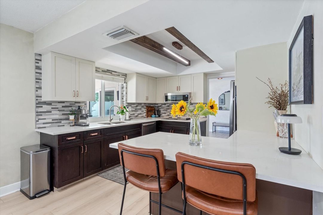 eat-in kitchen