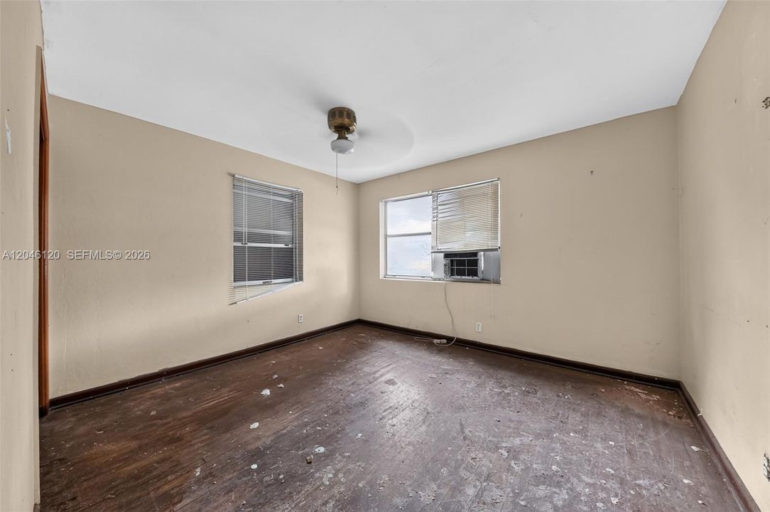 En Venta: $359,900 (2 camas, 1 baños, 1036 Pies cuadrados)