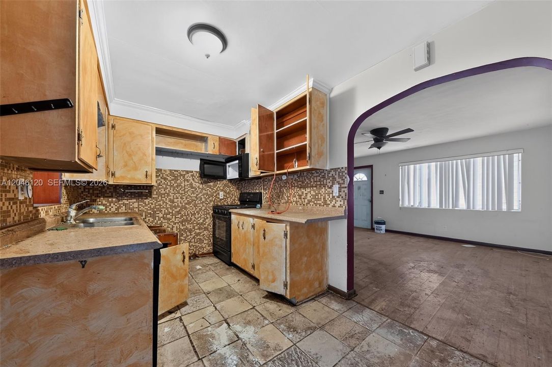 En Venta: $359,900 (2 camas, 1 baños, 1036 Pies cuadrados)