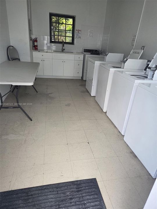 For Rent: $2,150 (2 beds, 1 baths, 6891 Square Feet)