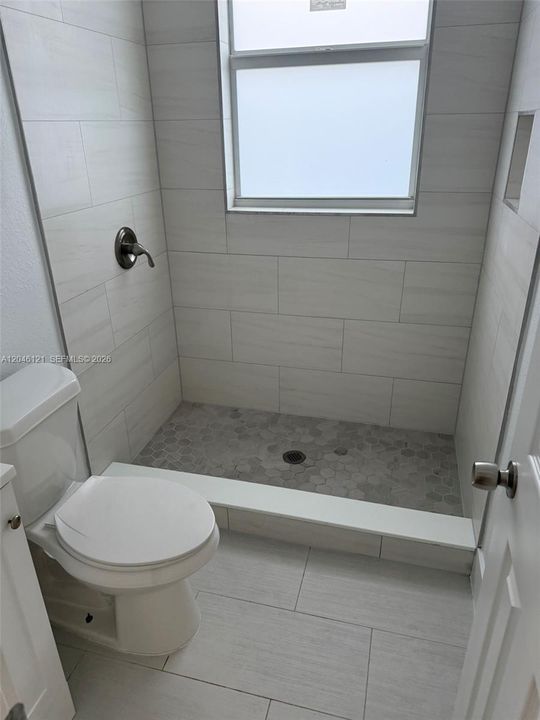 For Rent: $2,150 (2 beds, 1 baths, 6891 Square Feet)
