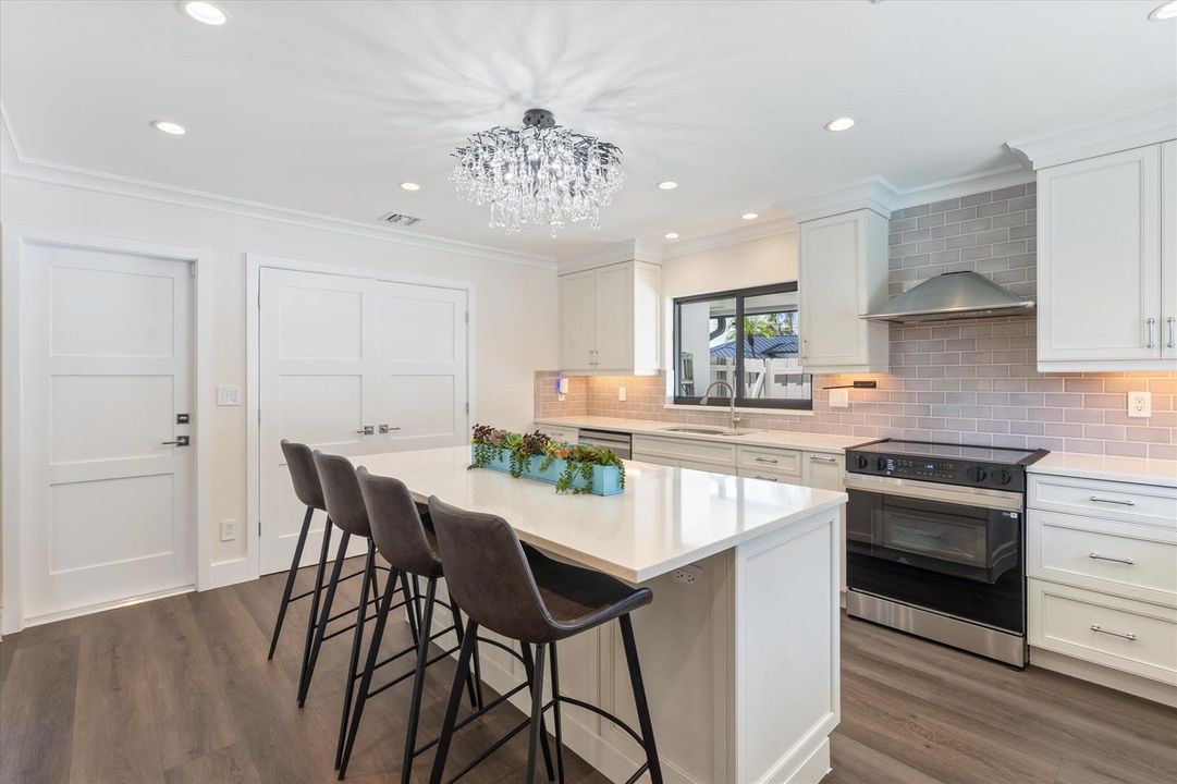 13-4410 NE 24th Ave Light House Point, F
