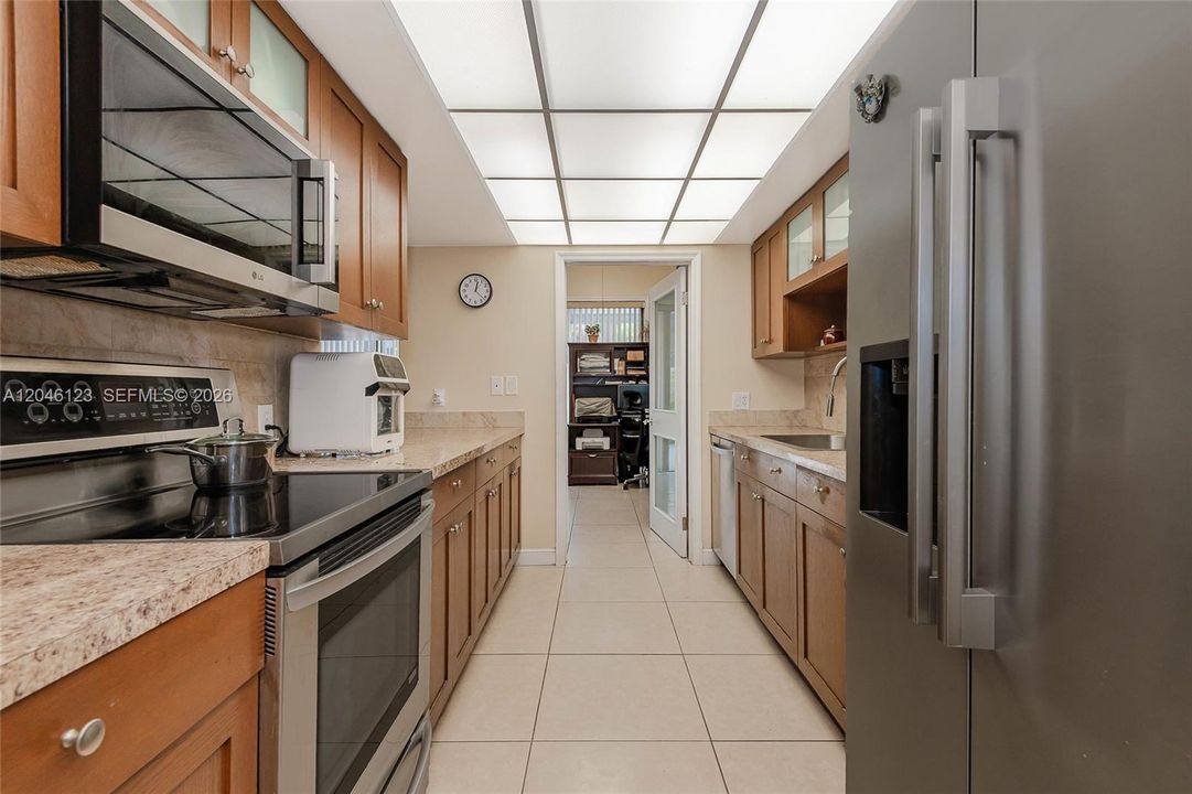 На продажу: $545,000 (3 спален, 3 ванн, 1908 Квадратных фут)