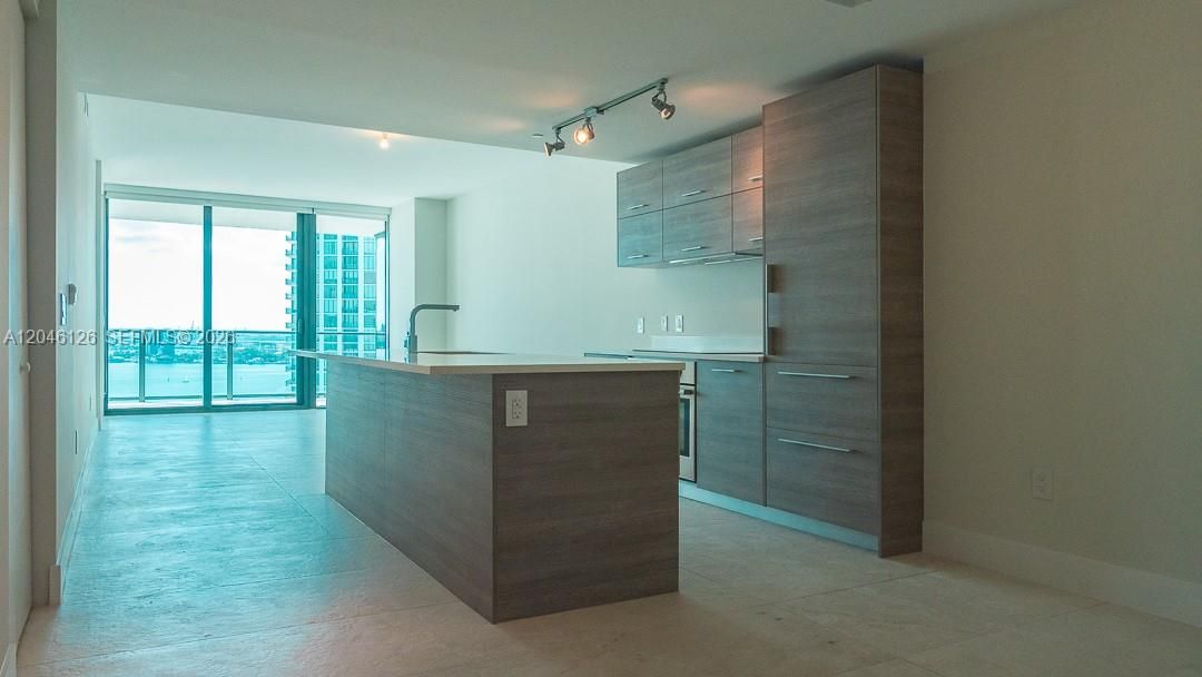 For Rent: $5,850 (2 beds, 3 baths, 1175 Square Feet)