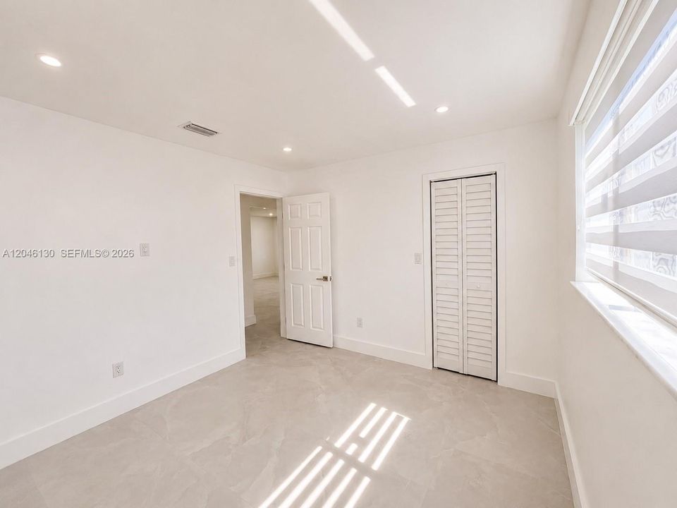 For Rent: $2,750 (2 beds, 1 baths, 1740 Square Feet)
