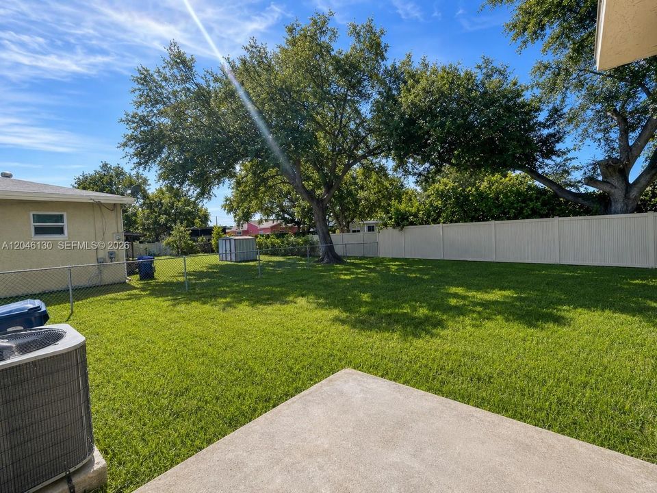 For Rent: $2,750 (2 beds, 1 baths, 1740 Square Feet)