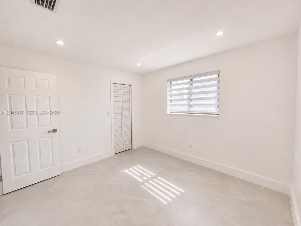 For Rent: $2,750 (2 beds, 1 baths, 1740 Square Feet)
