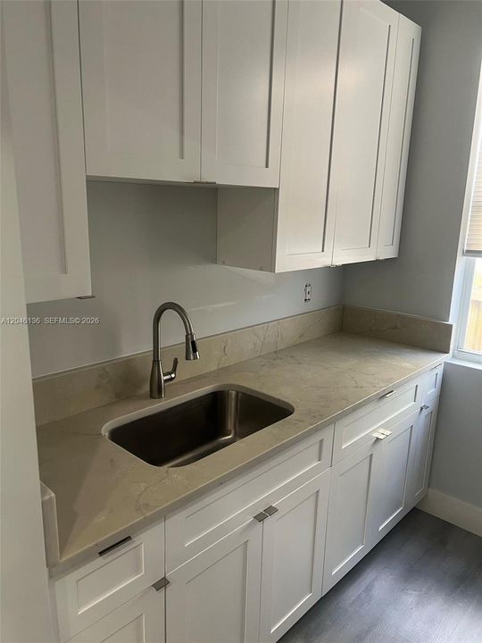 For Rent: $2,000 (2 beds, 1 baths, 6891 Square Feet)
